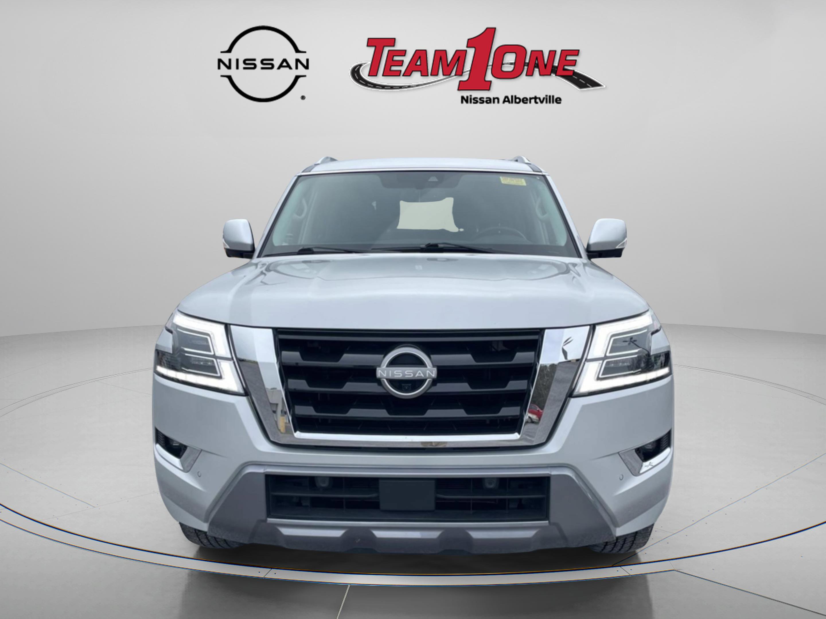 Used 2024 Nissan Armada SL w/ Captain's Chairs Package image 2