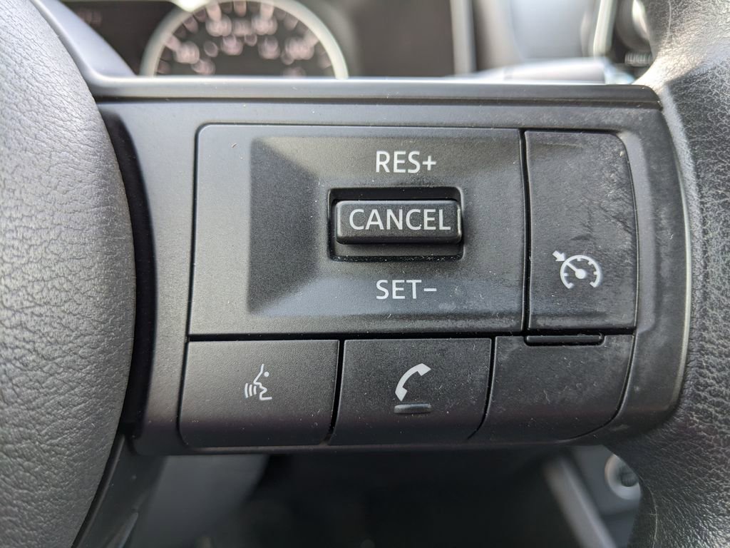 Used 2023 Nissan Rogue S image 22