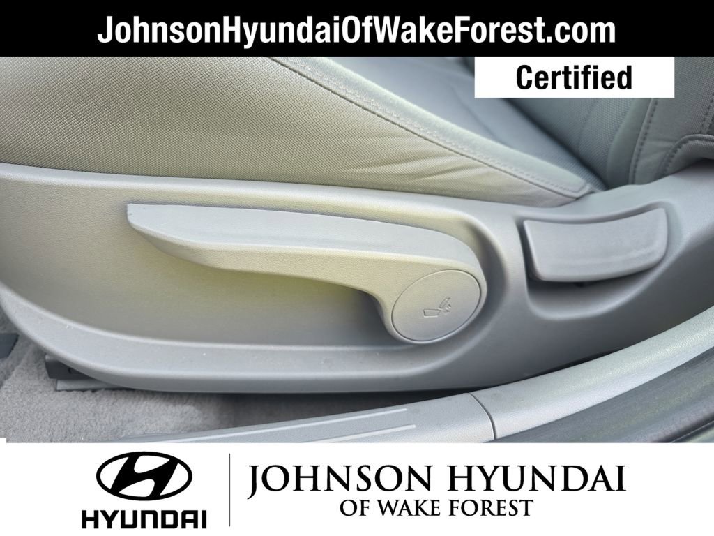 Certified 2025 Hyundai Elantra SE image 38