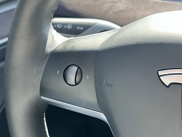 Used 2023 Tesla Model Y Long Range image 33