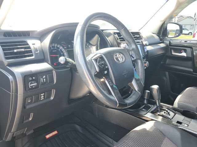 Used 2018 Toyota 4Runner TRD Off-Road AWD/4WD image 18