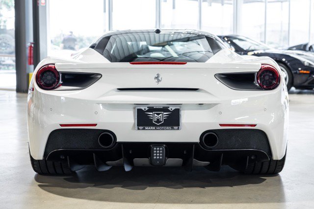 Used 2016 Ferrari 488 GTB RWD image 5