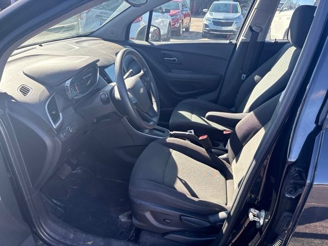 Used 2017 Chevrolet Trax LS AWD/4WD image 7