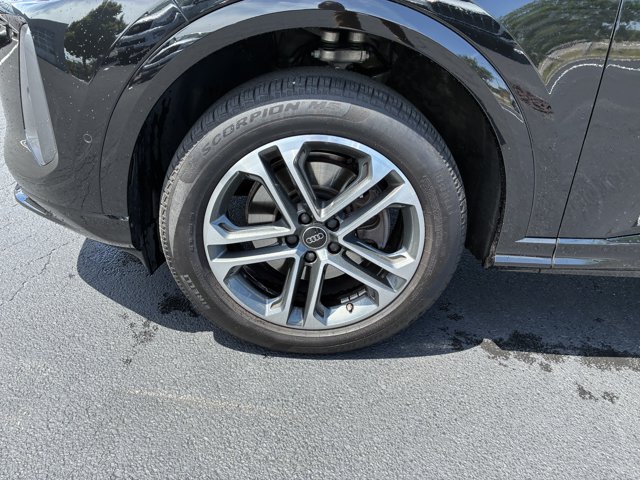 Used 2025 Audi Q5 Premium w/ Convenience Package AWD/4WD image 9