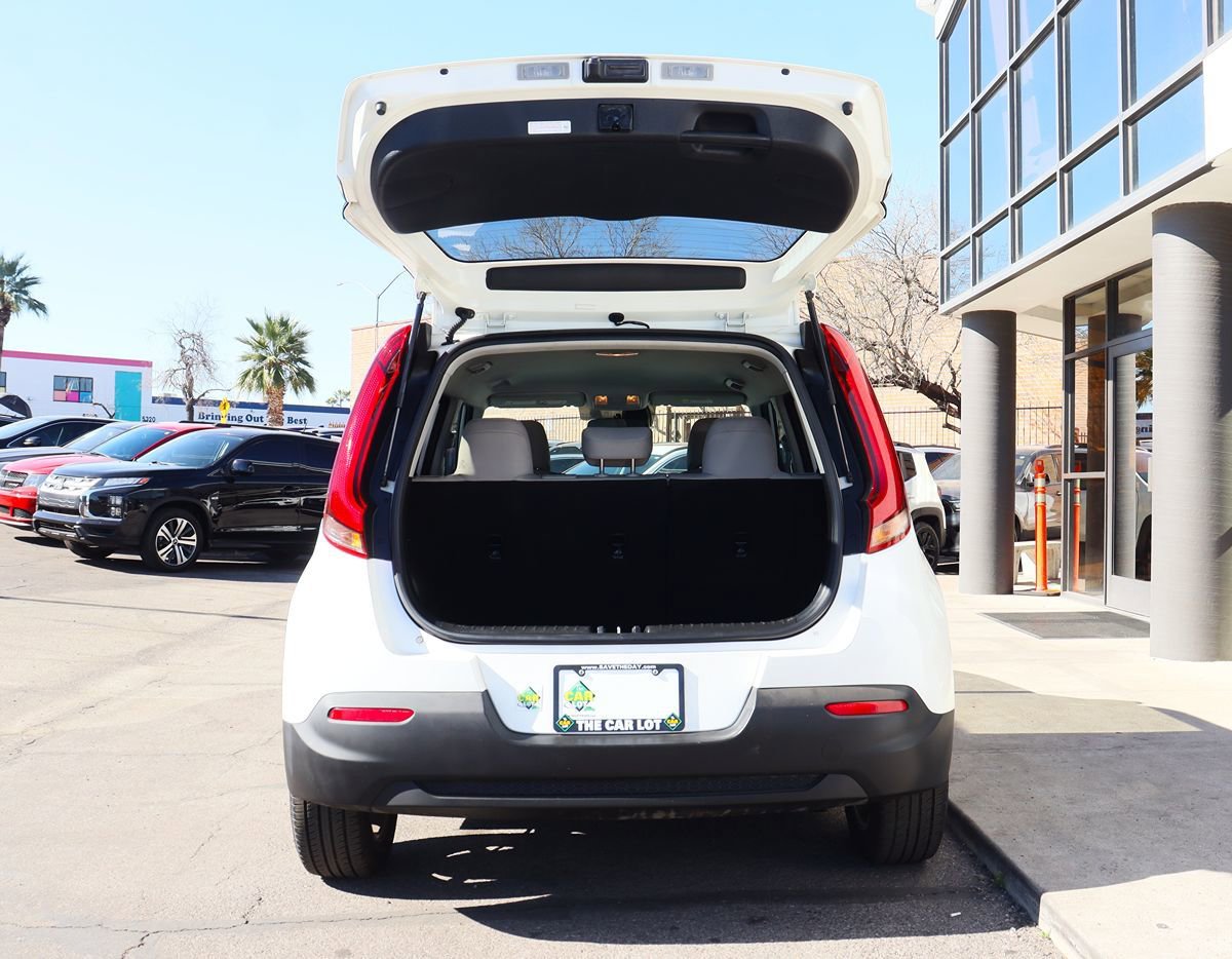 Used 2020 Kia Soul S FWD image 22