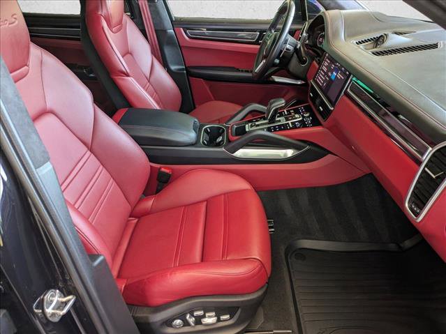 Used 2020 Porsche Cayenne Turbo S image 23