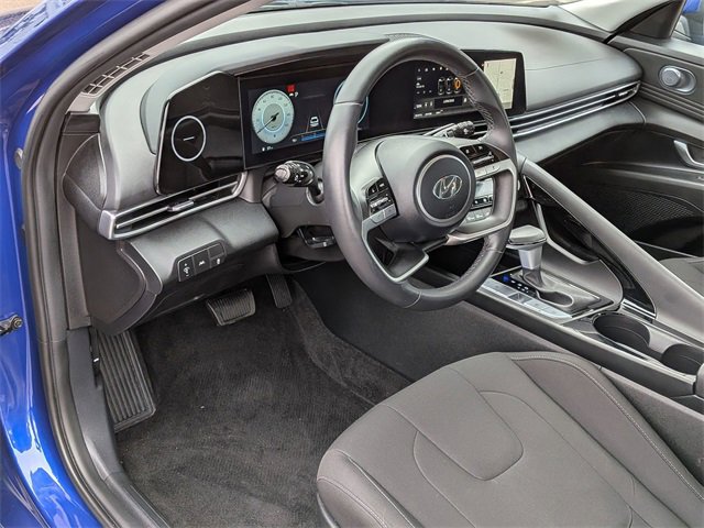 Used 2023 Hyundai Elantra SEL w/ Convenience Package image 13