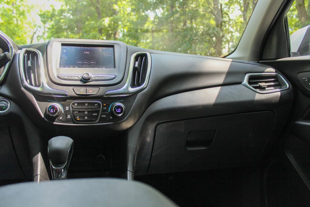 Used 2024 Chevrolet Equinox LT FWD image 19