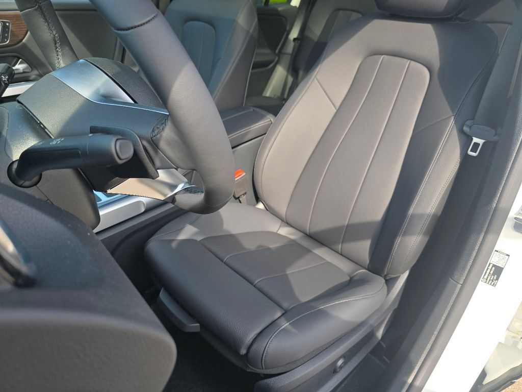 New 2026 Mercedes-Benz GLB 250 4MATIC image 23
