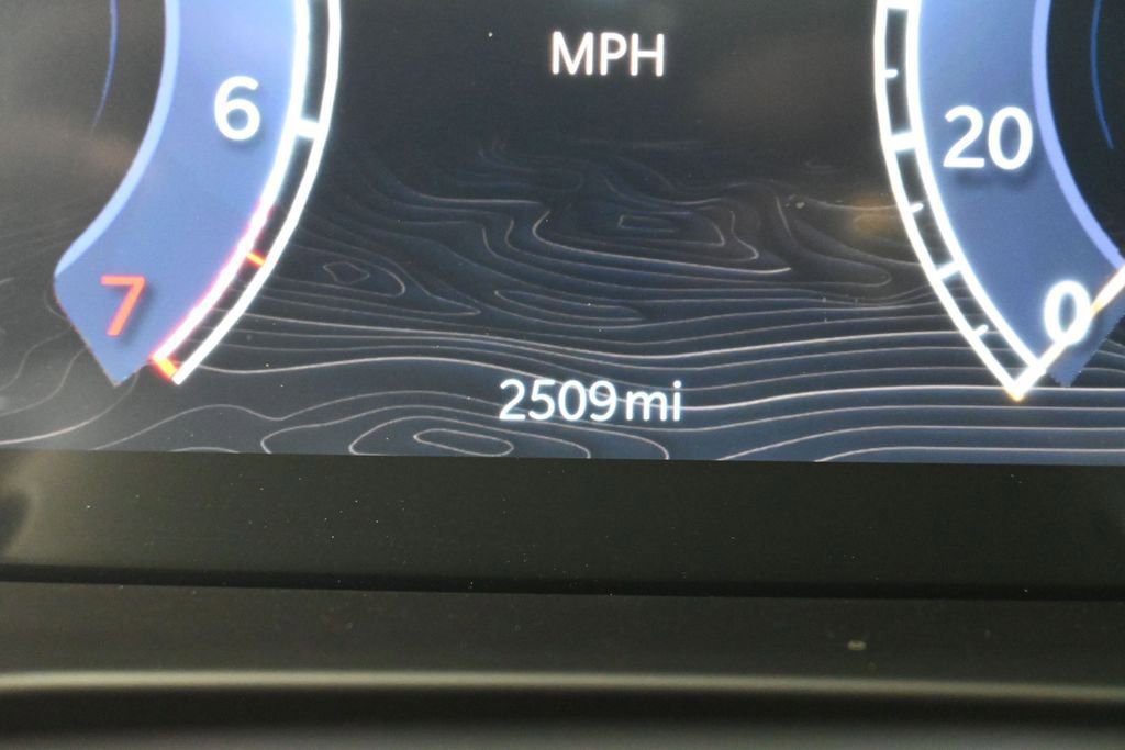 Used 2025 Jeep Grand Cherokee Laredo X RWD image 27