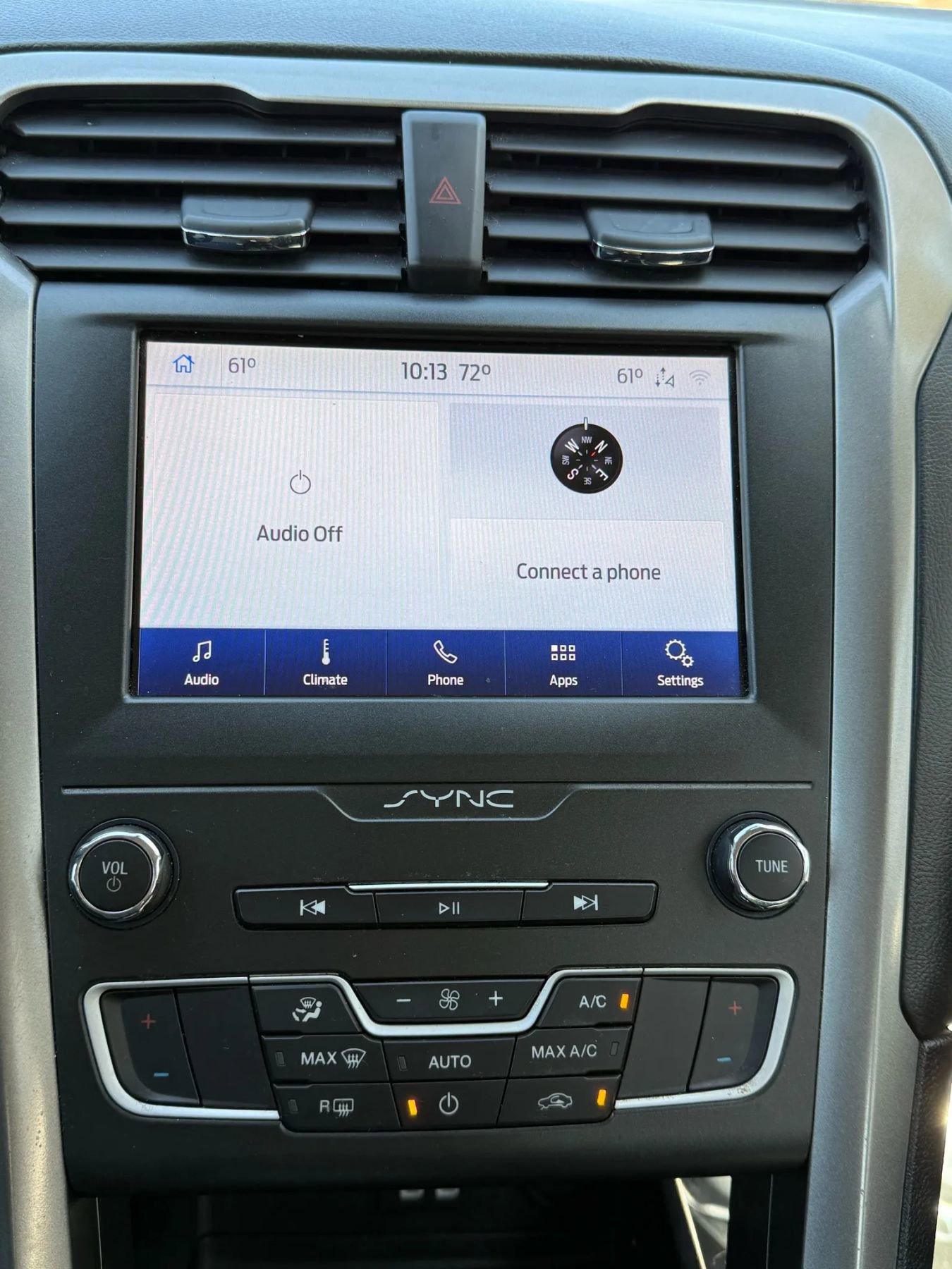 Used 2020 Ford Fusion SE image 28