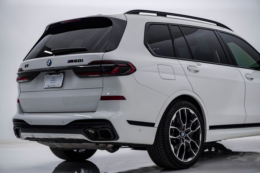 Used 2026 BMW X7 M60i w/ Executive Package image 12