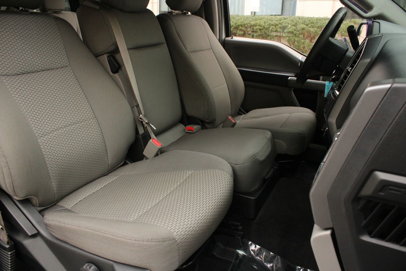 Used 2016 Ford F150 XLT AWD/4WD image 29