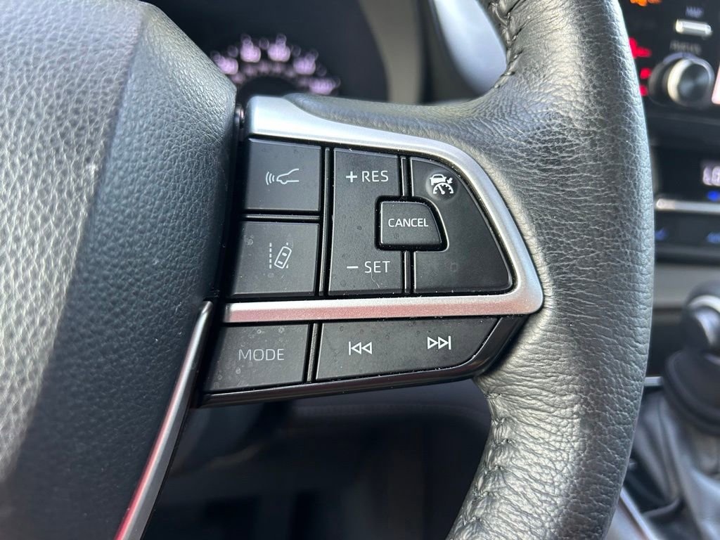 Used 2022 Toyota Sienna XLE w/ XLE Plus Package FWD image 21