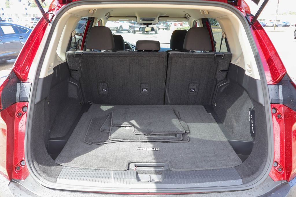 Used 2023 Nissan Rogue SV image 24