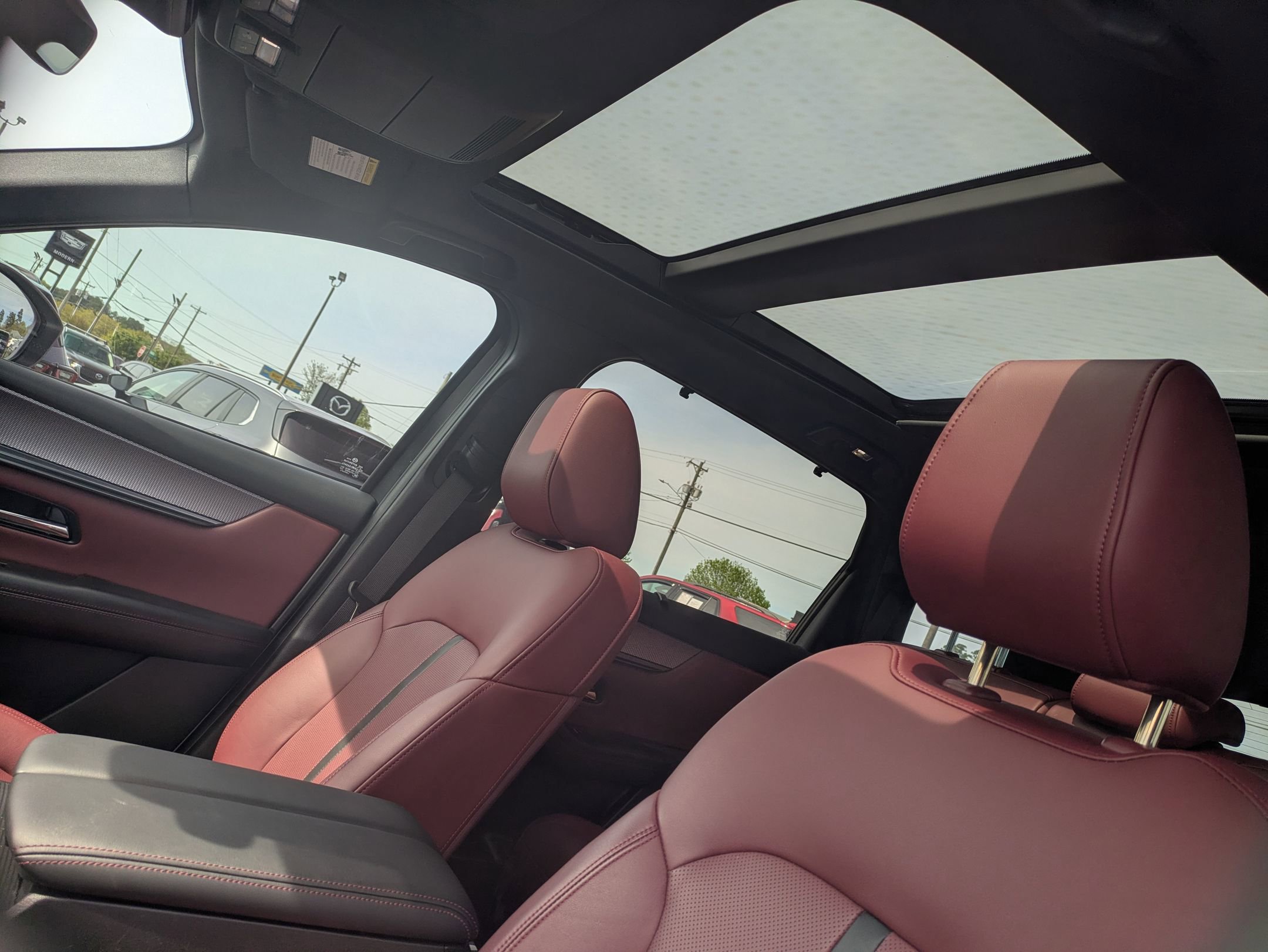 Certified 2025 MAZDA CX-70 Plug-In Hybrid w/ Premium Plus image 12