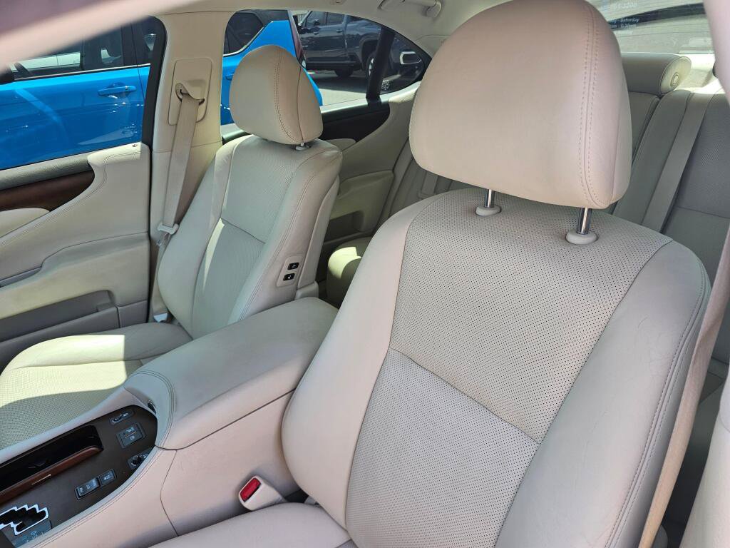 Used 2012 Lexus LS 460 AWD w/ Luxury Value Edition image 21