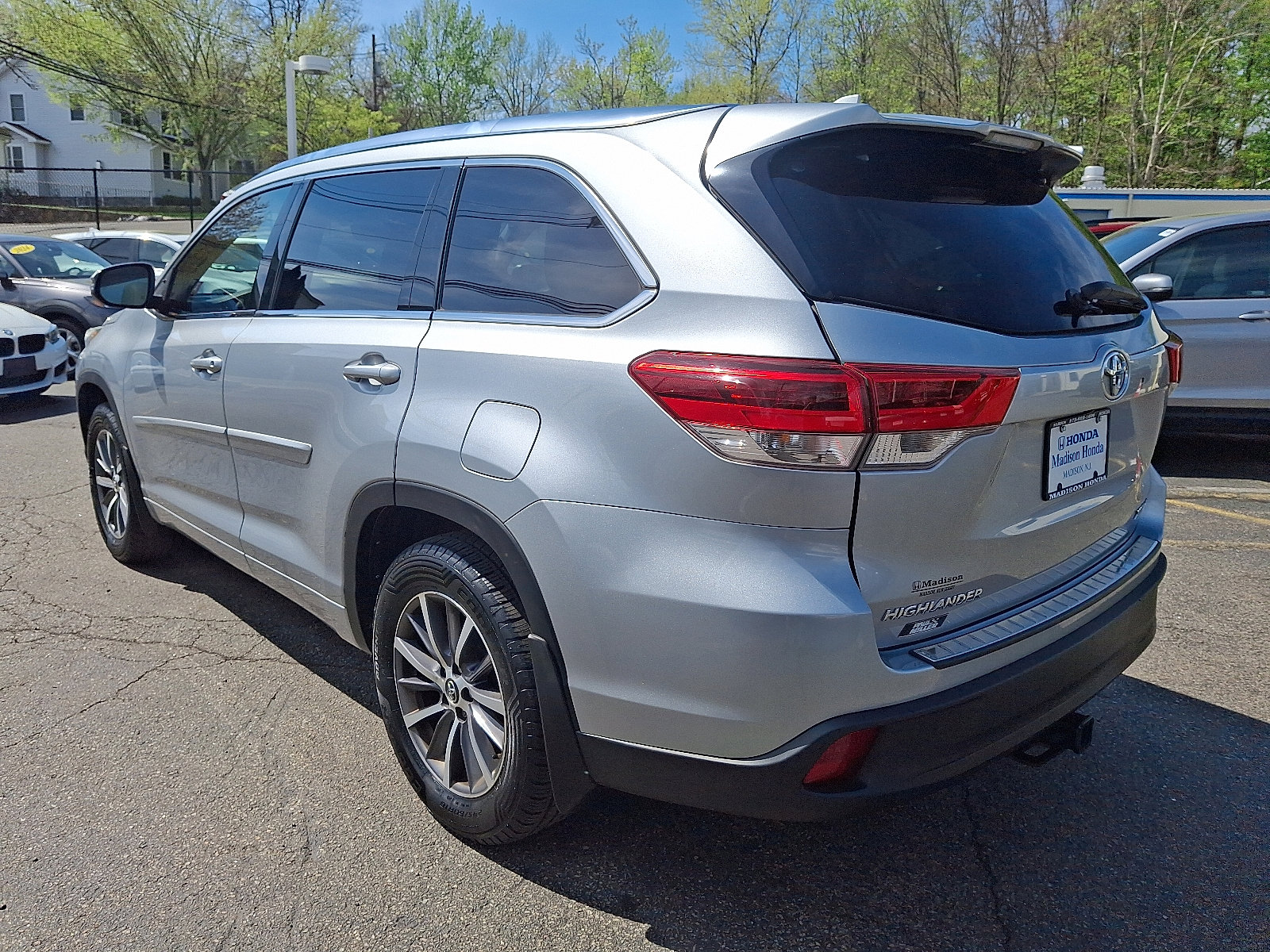 Used 2017 Toyota Highlander XLE w/ Protection Package #3 AWD/4WD image 9