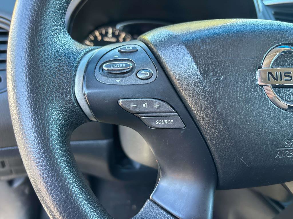 Used 2015 Nissan Pathfinder S image 18