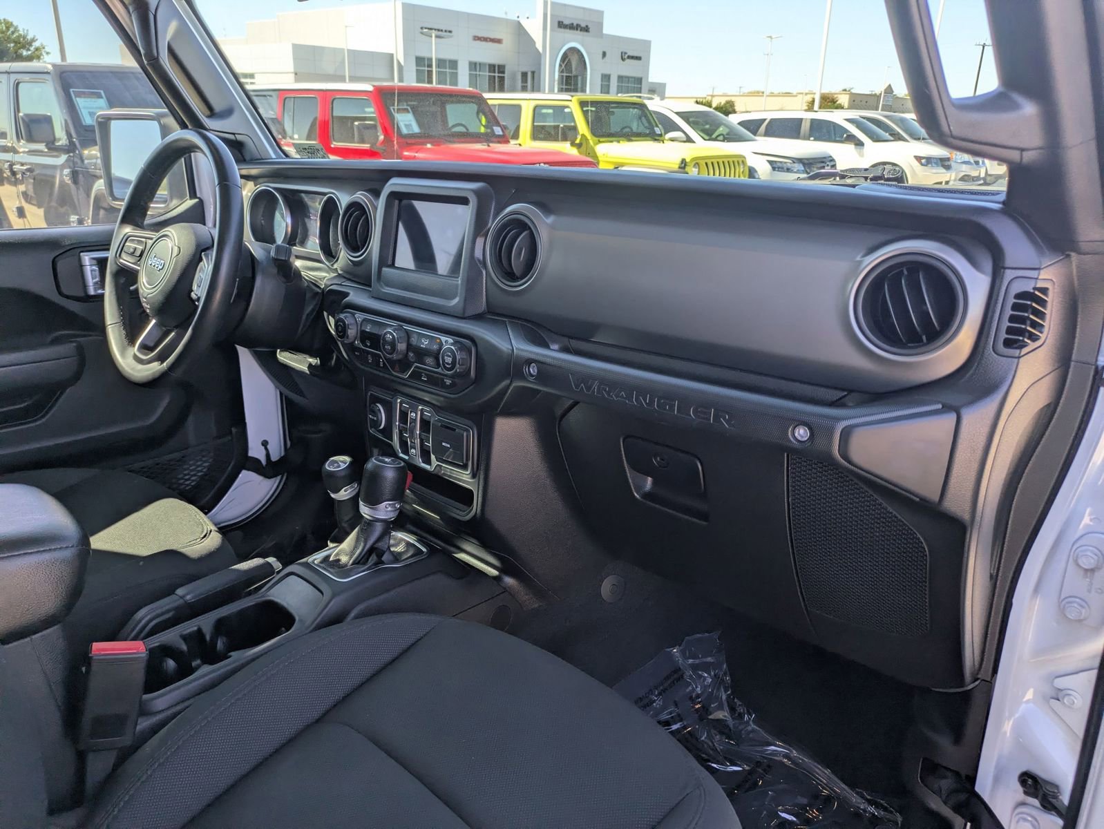 Used 2022 Jeep Wrangler Unlimited Sport image 26