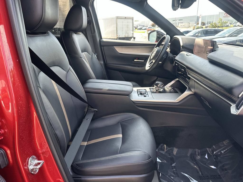 Certified 2025 MAZDA CX-70 Plug-In Hybrid w/ Premium Plus AWD/4WD image 25