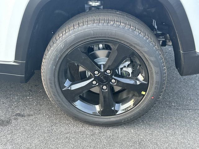 New 2025 Jeep Grand Cherokee Limited w/ Luxury Tech Group II image 18