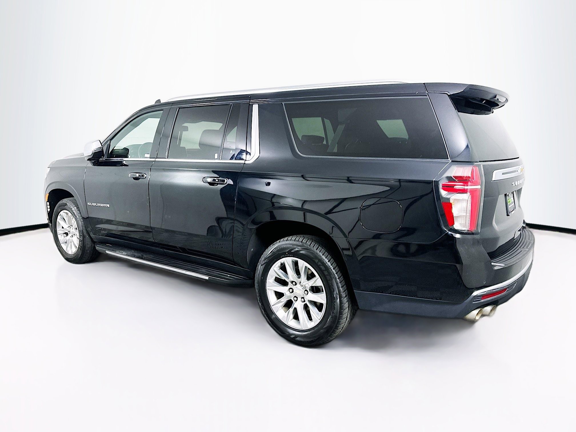 Used 2024 Chevrolet Suburban Premier image 5