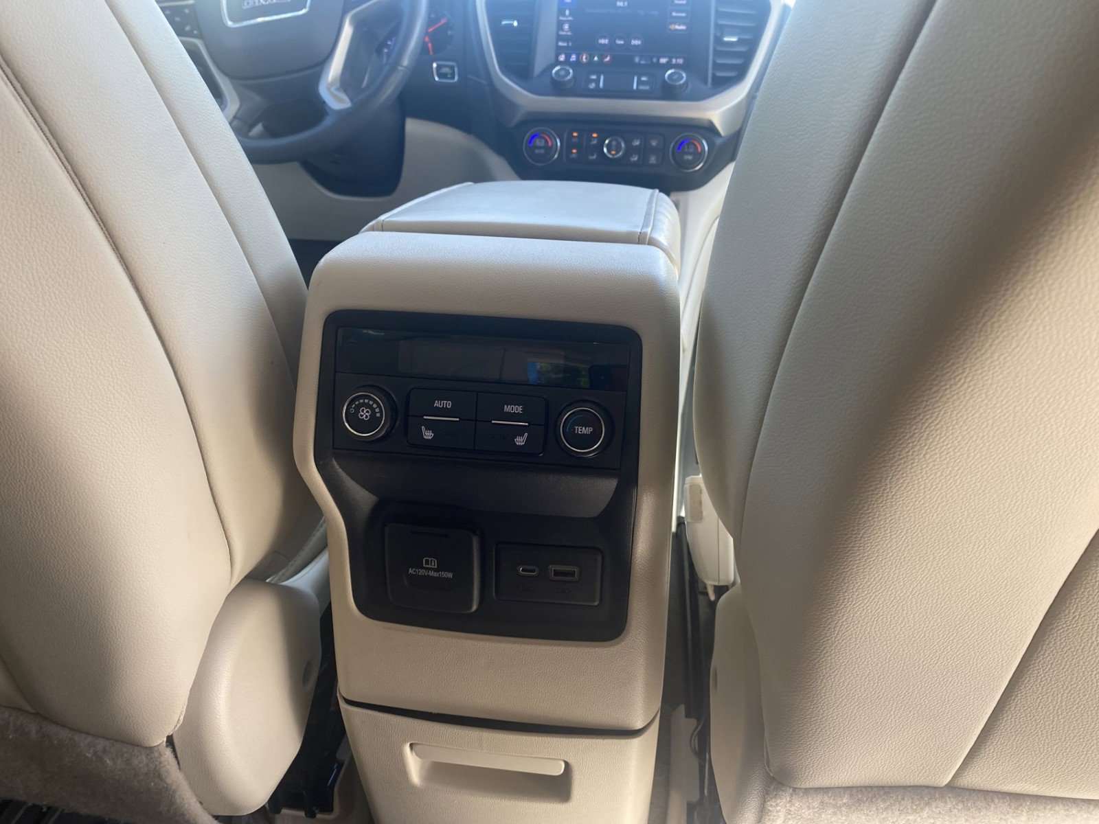 Used 2021 GMC Acadia Denali w/ Denali Ultimate Package AWD/4WD image 26