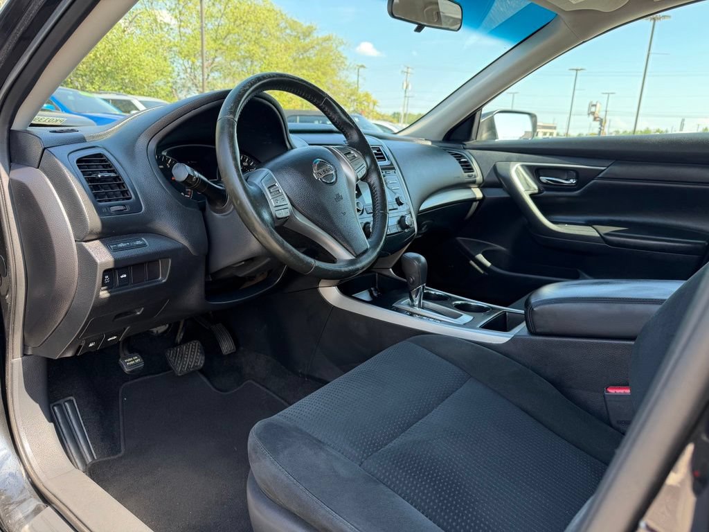 Used 2015 Nissan Altima 2.5 SV FWD image 9