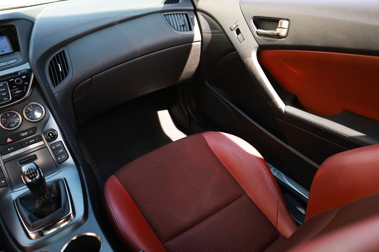 Used 2013 Hyundai Genesis 3.8 image 22