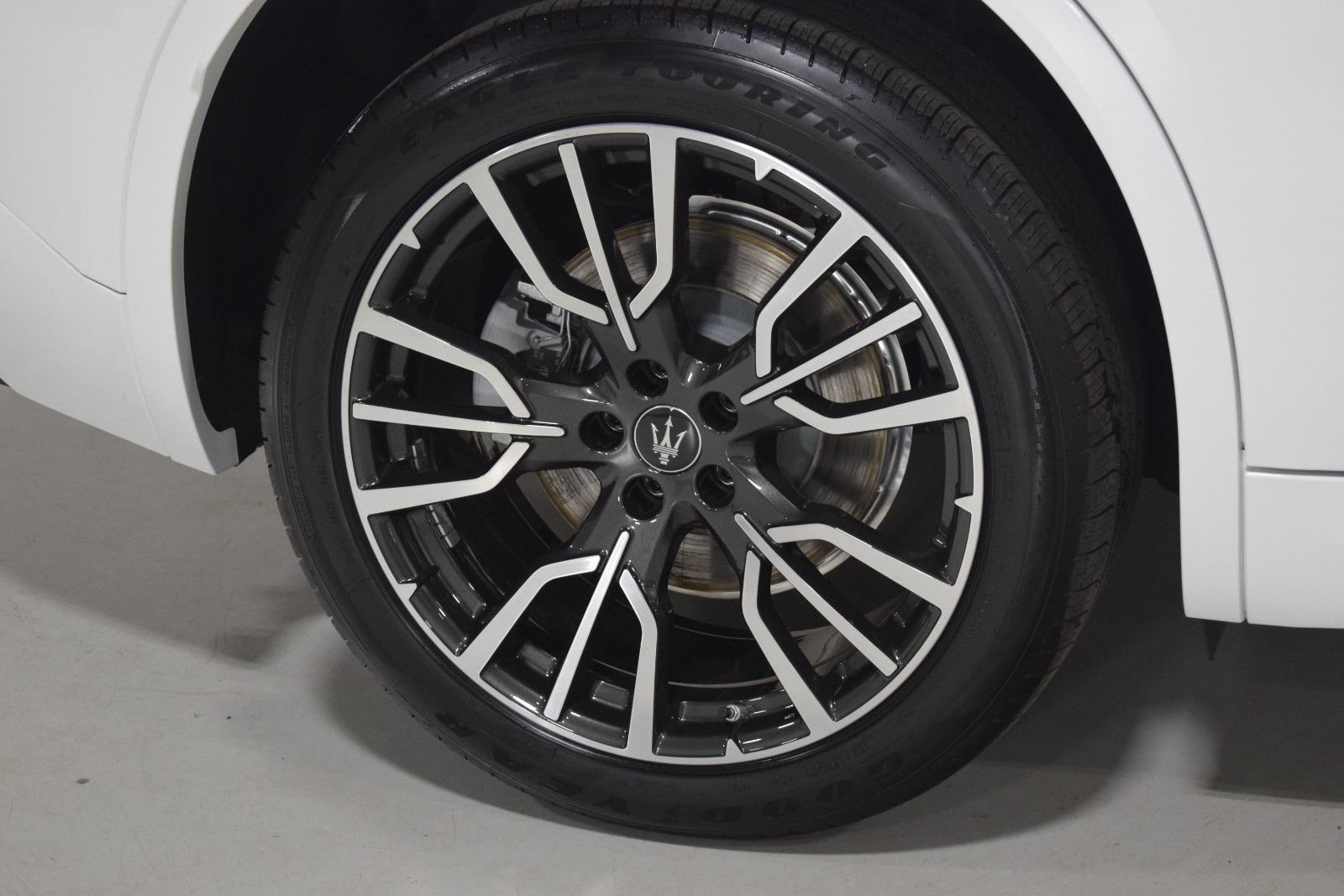 Certified 2025 Maserati Grecale Modena AWD/4WD image 15