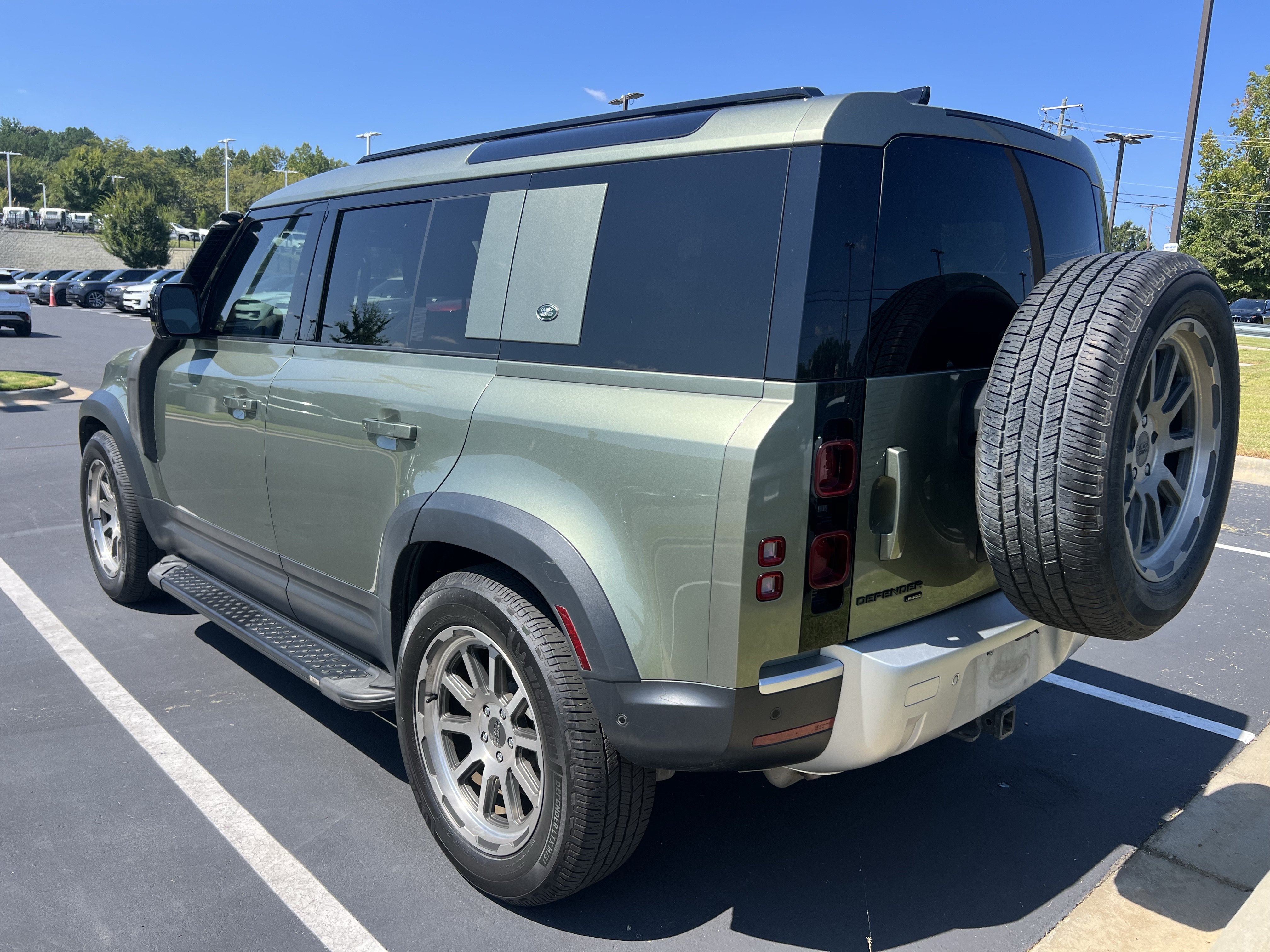 Used 2022 Land Rover Defender 110 SE AWD/4WD image 5