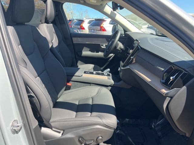 New 2026 Volvo XC90 B6 Plus w/ Protection Package Premier AWD/4WD image 15