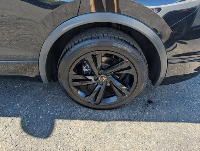 Used 2023 Volkswagen Tiguan SE R-Line AWD/4WD image 7