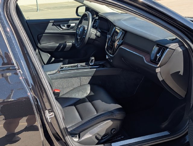 Used 2024 Volvo S60 B5 Plus FWD image 9