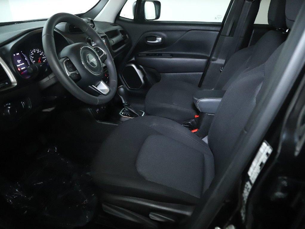 Used 2023 Jeep Renegade Latitude AWD/4WD image 17
