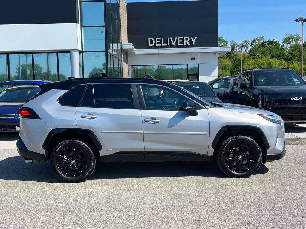 Used 2022 Toyota RAV4 XSE w/ XSE Grade Weather Package AWD/4WD image 27