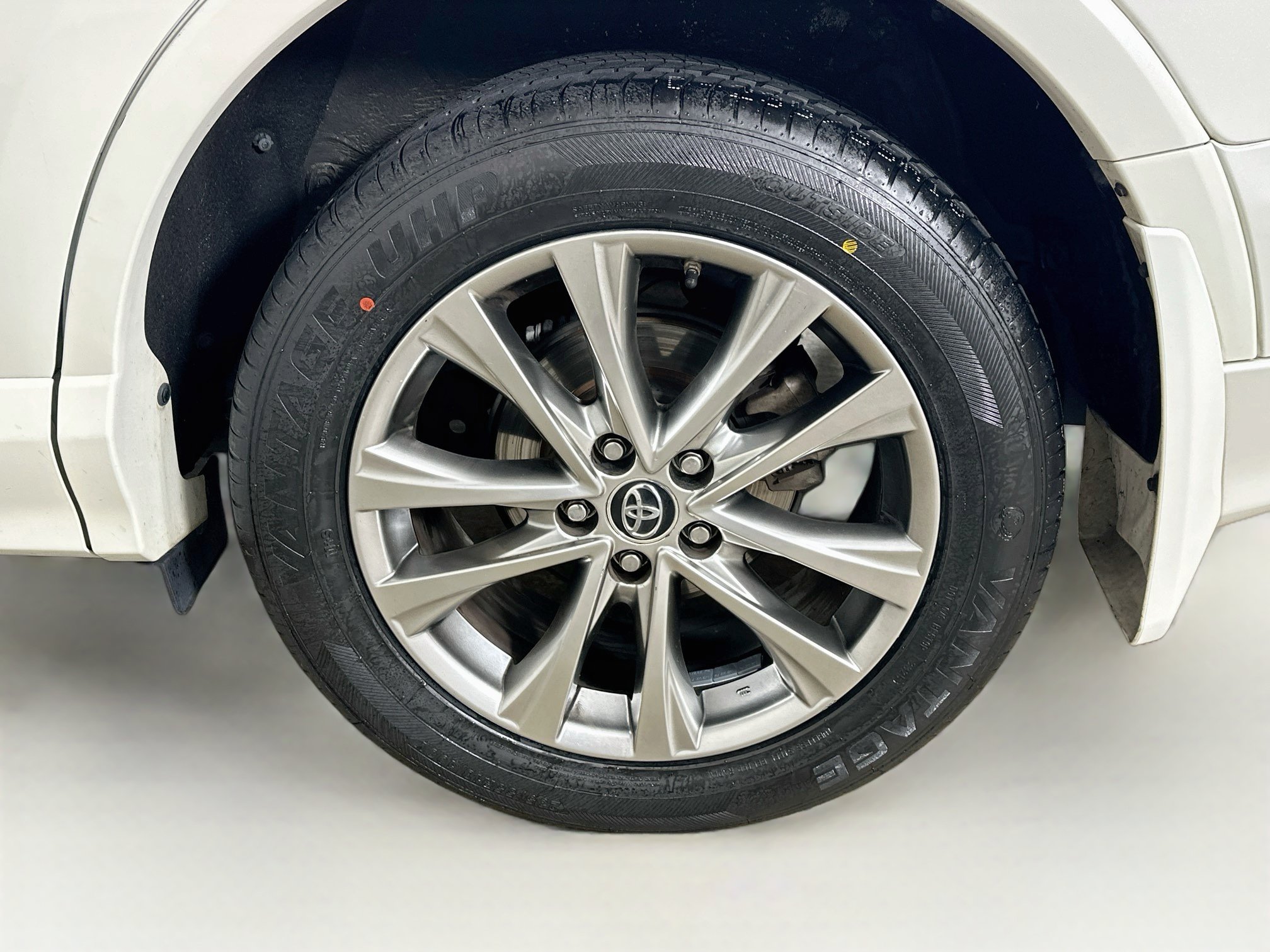 Used 2017 Toyota RAV4 Platinum FWD image 11