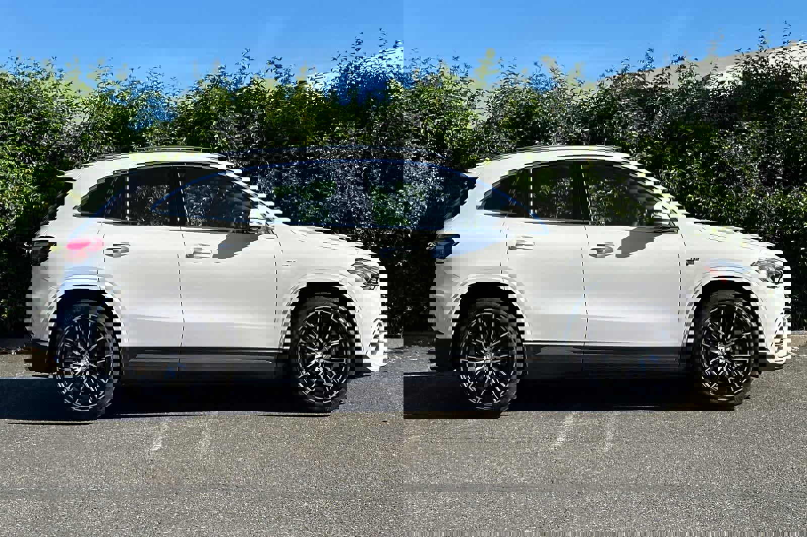 New 2026 Mercedes-Benz GLA 35 AMG 4MATIC image 2