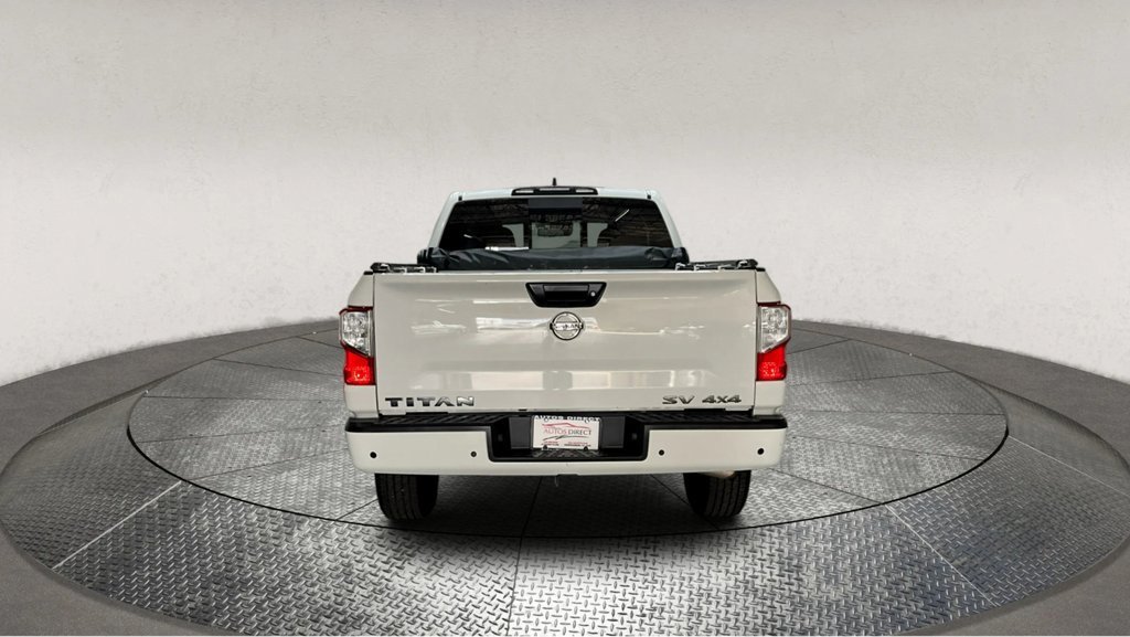 Used 2022 Nissan Titan SV image 7