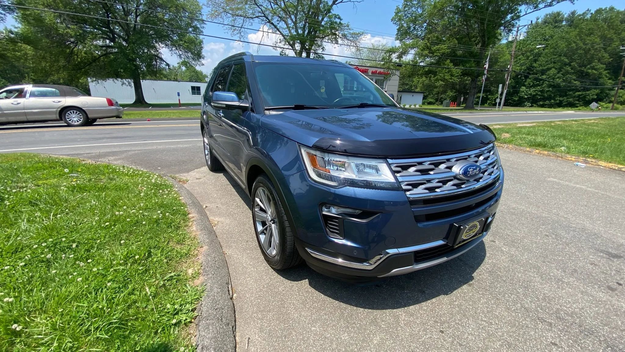 Used 2018 Ford Explorer Limited image 7