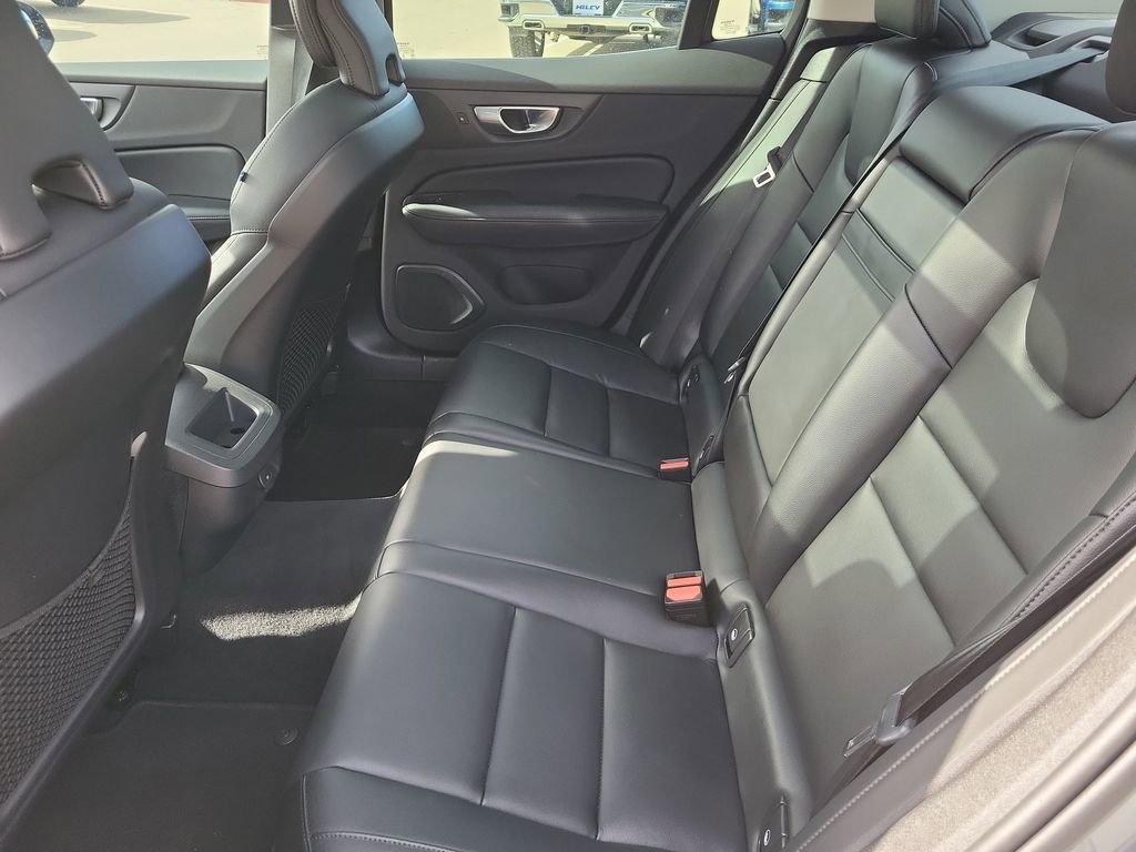 Used 2024 Volvo S60 B5 Core image 24