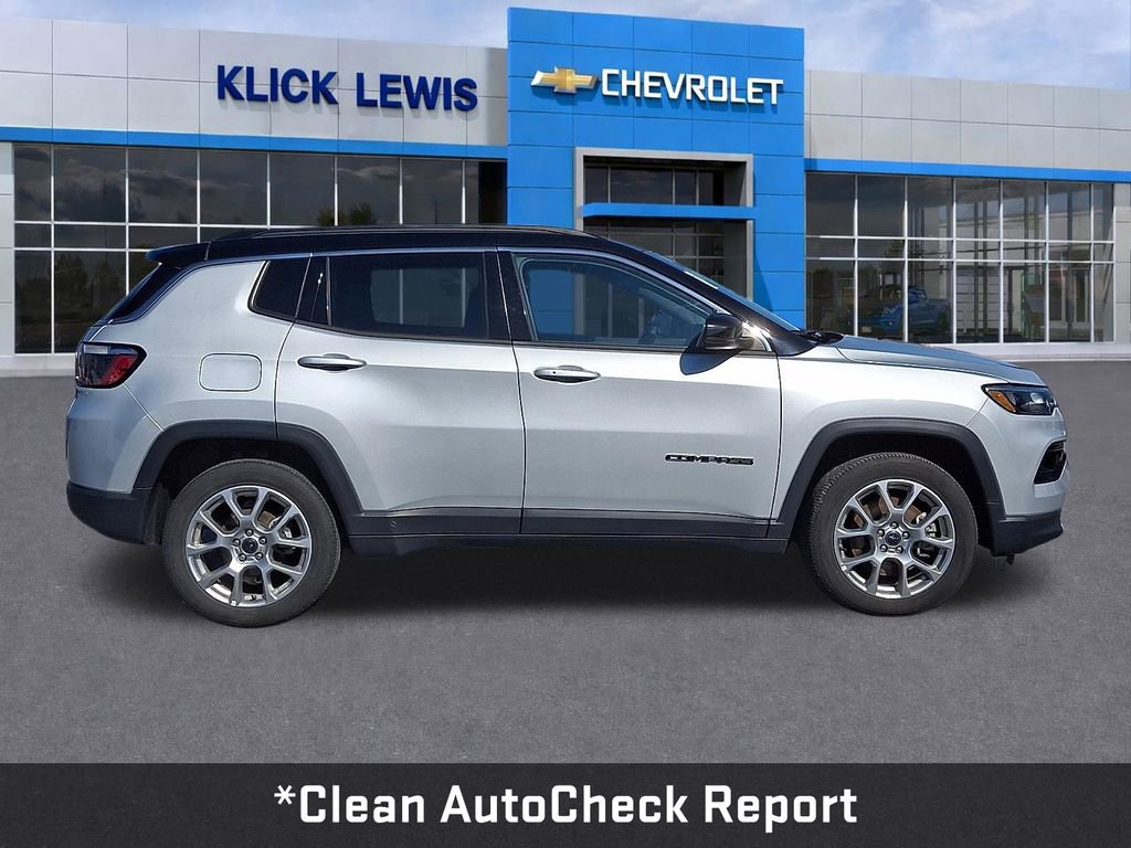 Used 2025 Jeep Compass Limited image 9