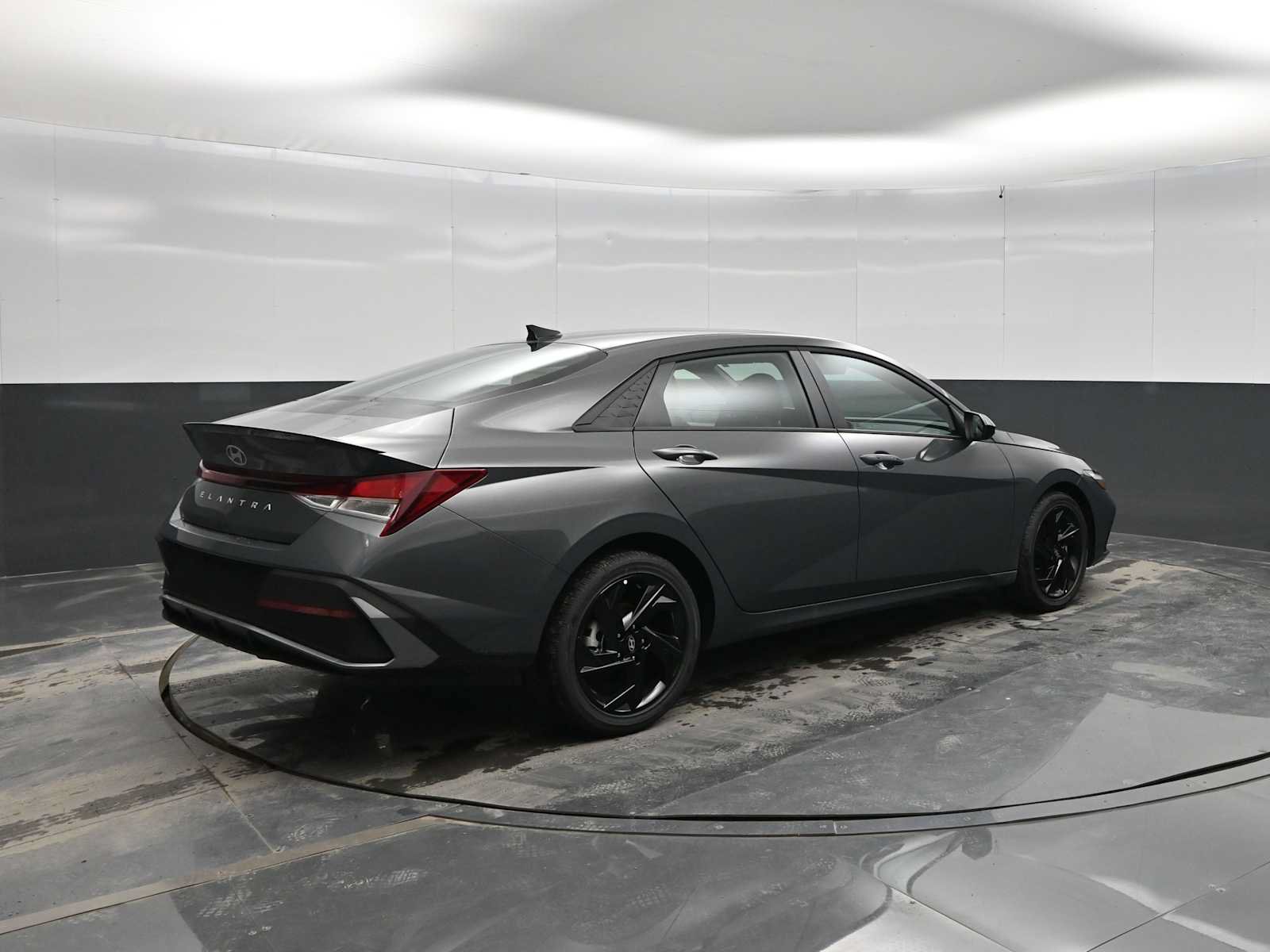 New 2026 Hyundai Elantra SEL Sport FWD image 7