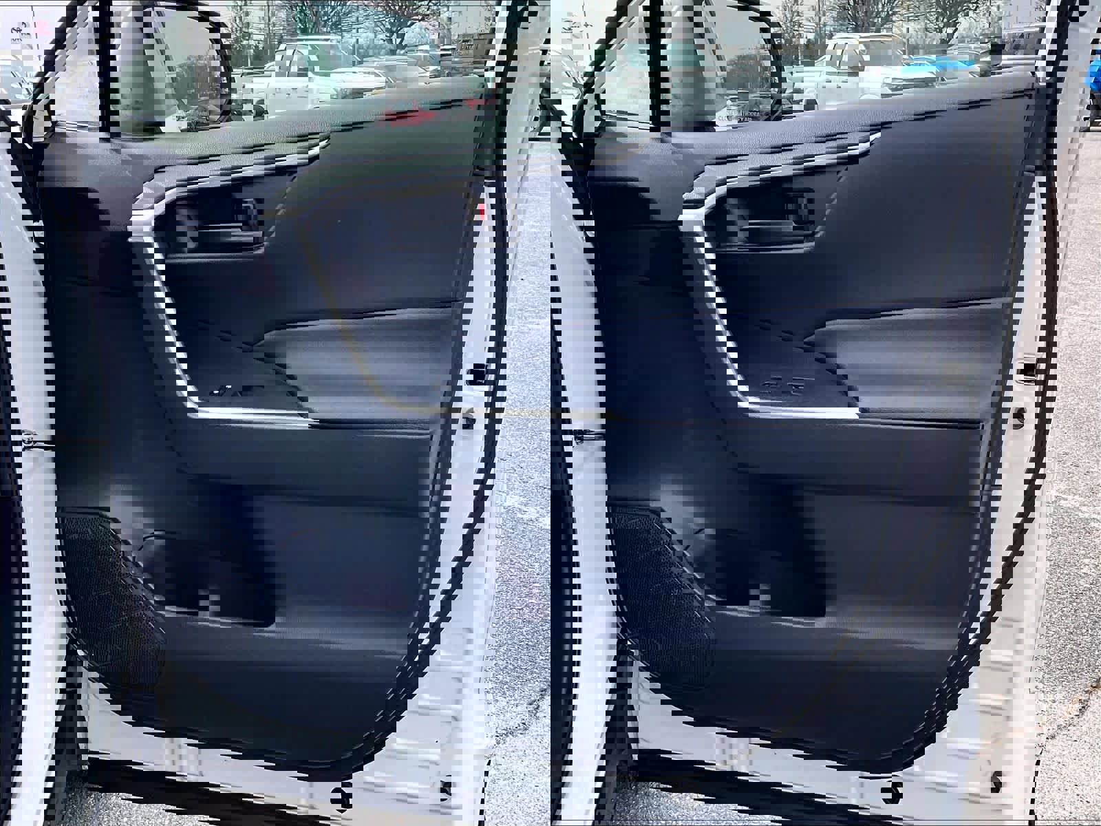 Used 2019 Toyota RAV4 LE image 12