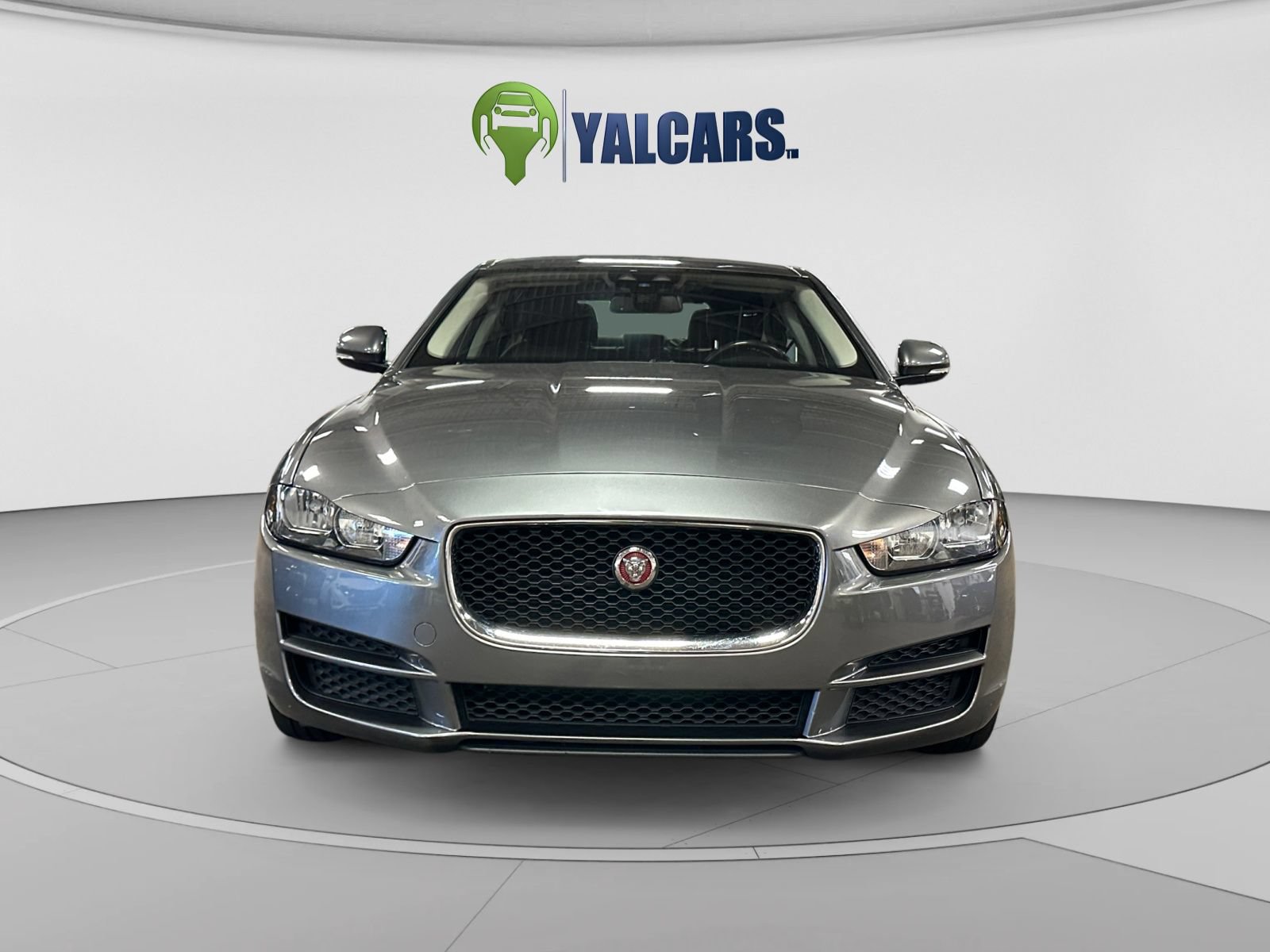 Used 2017 Jaguar XE Premium AWD/4WD image 8