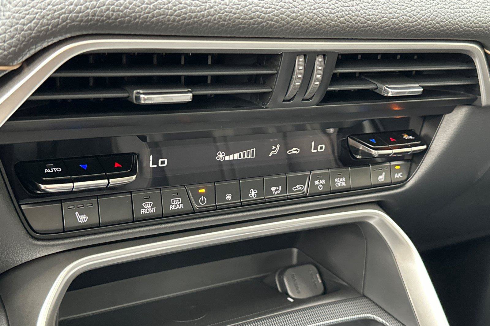 New 2025 MAZDA CX-70 Plug-In Hybrid w/ Premium Pkg AWD/4WD image 24
