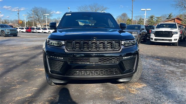 New 2026 Jeep Grand Cherokee Limited w/ Limited Altitude Package image 11