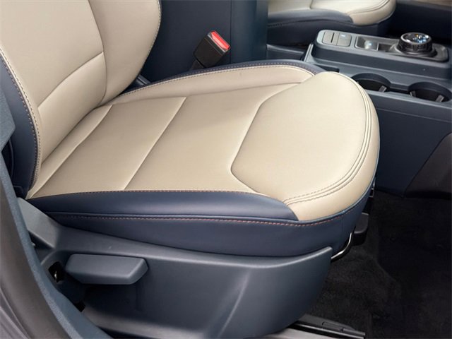 Used 2025 Ford Maverick Lariat image 12