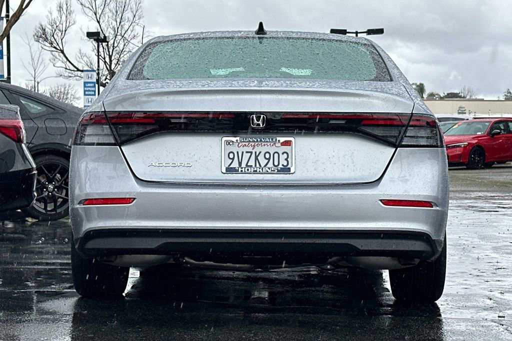 Certified 2025 Honda Accord SE image 4